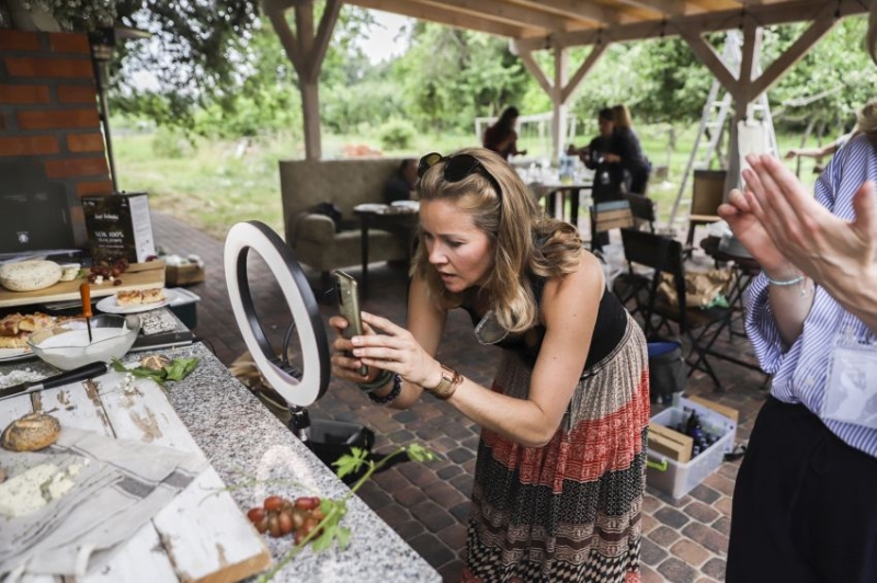 19.06.2023 r. Pokaz Fotografii Kulinarnej i Produktowej – Innowacja w obiektywie w ramach operacji pn.: Zespoły Tematyczne i innowacje w rolnictwie