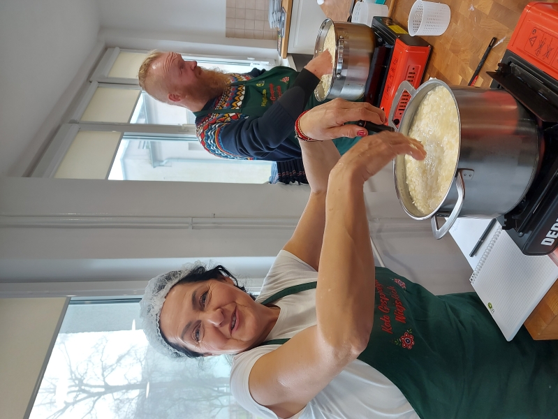 Cykl pokazów przetwórczych w formie warsztatów: wędliniarskie, serowarskie, piekarskie - listopad, grudzień 2025 r.