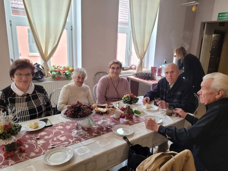 Seniorzy spędzający czas w Gospodarstwach Opiekuńczych nie mogą narzekać na nudę