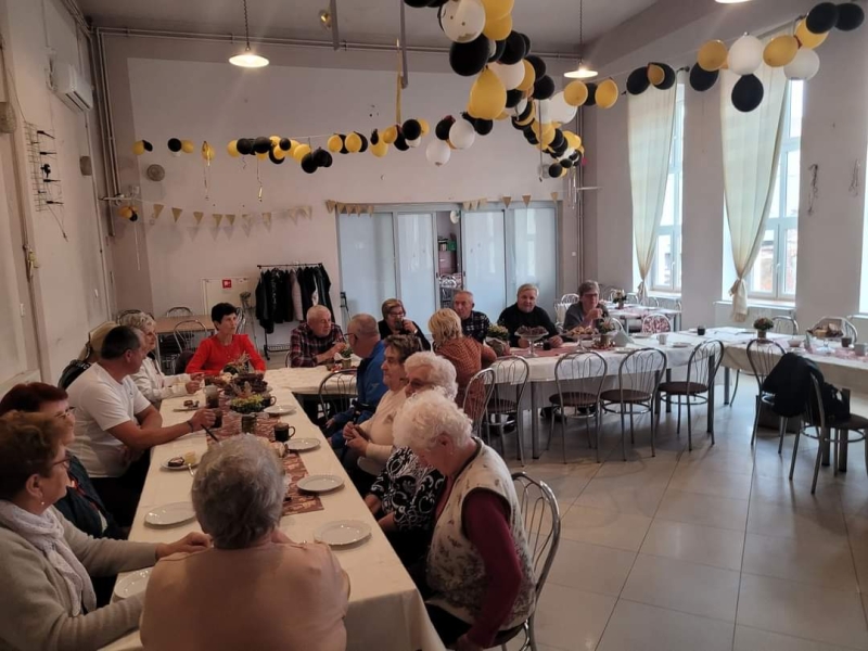Seniorzy spędzający czas w Gospodarstwach Opiekuńczych nie mogą narzekać na nudę