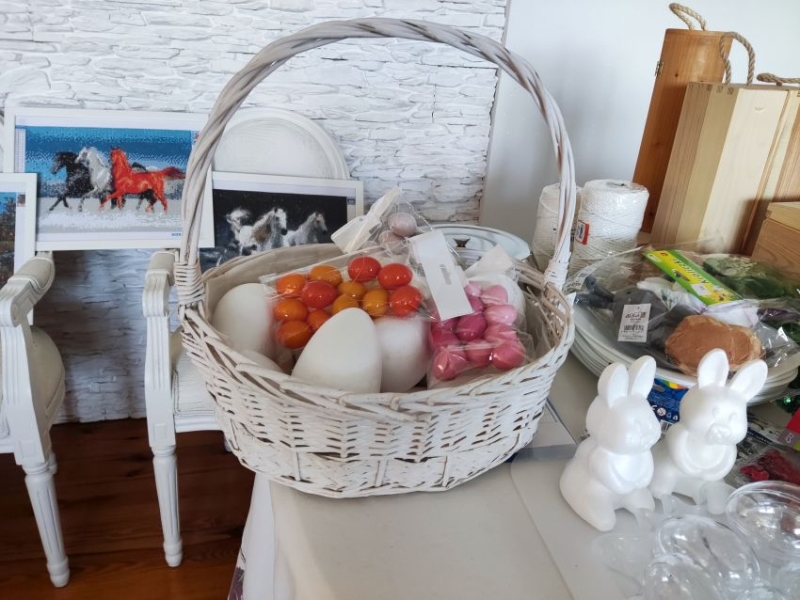  Seniorzy z Nowego Żabna przygotowują już ozdoby świąteczne